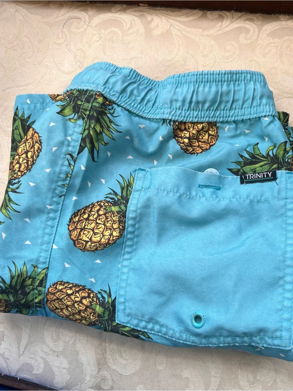 Trinity Collective Pineapple Swim Trunks Size Large